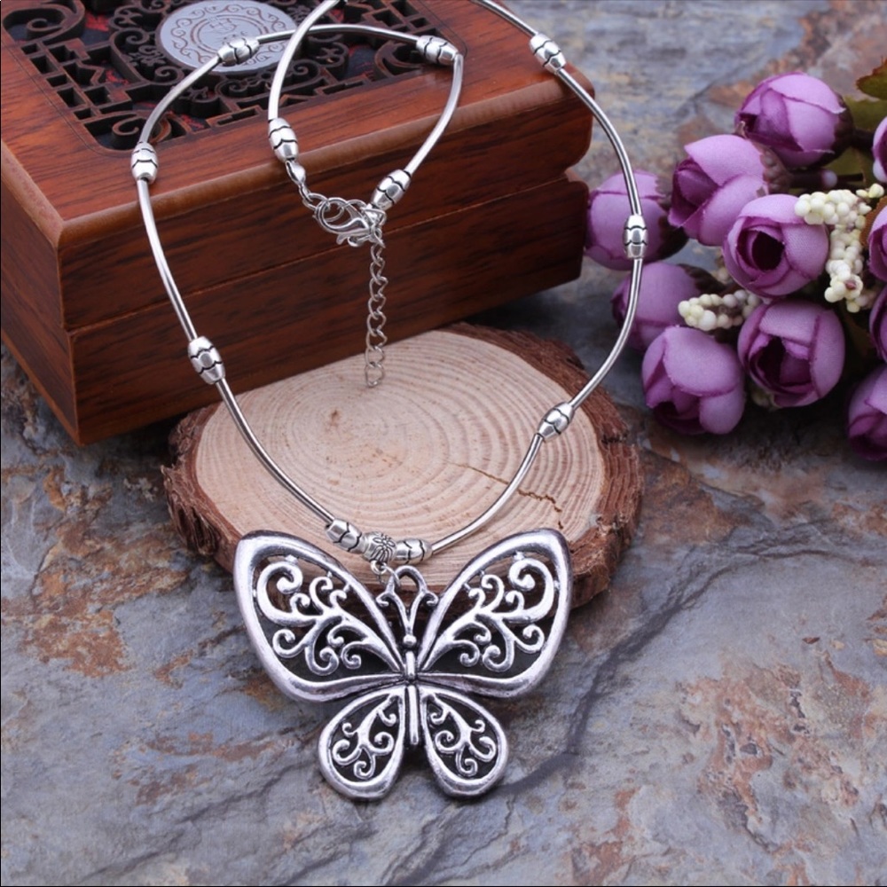 🍃🦋BOHO Butterfly Statement Necklace🦋🍃